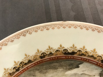 Une assiette en porcelaine de Chine grisaille &agrave; d&eacute;cor mythologique d'Aphrodite, Qianlong