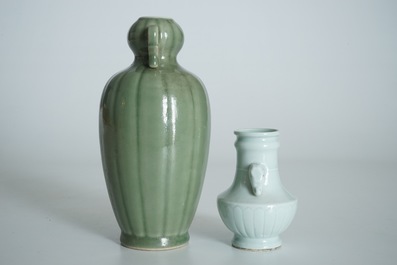 Deux vases en porcelaine de Chine monochrome c&eacute;ladon et de style Qingbai, 19/20&egrave;me