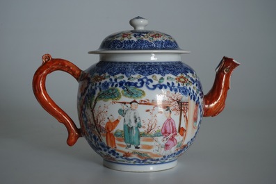 Une grande th&eacute;i&egrave;re en porcelaine de Chine famille rose &agrave; d&eacute;cor mandarin, Qianlong