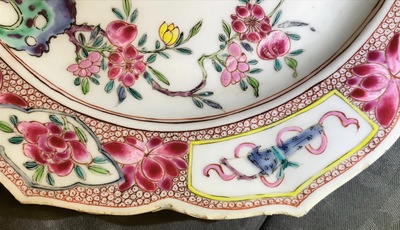 A Chinese famille rose lotus-shaped plate with Shou Lao, Yongzheng