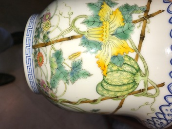 Une paire de petites jardini&egrave;res en porcelaine de Chine famille rose, d&eacute;but du 20&egrave;me