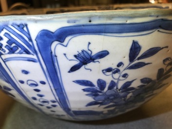 A large Chinese blue and white kraak porcelain bowl with floral design, Wanli