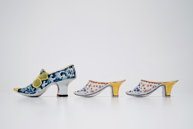 Three polychrome Dutch Delft models of shoes, 18th C.