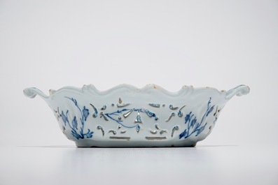 A Dutch Delft blue and white reticulated basket with chinoiserie design, 18th C.