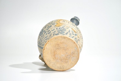 An Antwerp maiolica wet drug jar with polychrome medallion, mid-16th C.