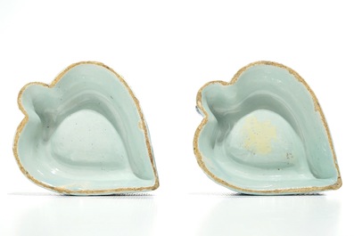 A pair of Dutch Delft blue and white heart-shaped salts, 17/18th C.