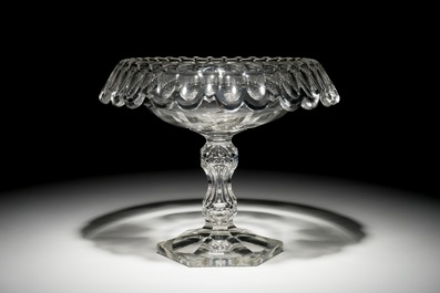 A Val Saint-Lambert crystal bowl on foot, 19th C.