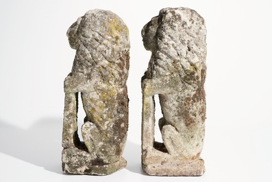 A pair of carved stone models of lions, 17/18th C.