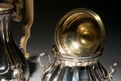 Une cafeti&egrave;re et un cremier aux anses en ivoire et un pot &agrave; sucre en argent, style Louis XVI, marques de J. Roelandts, Gand, 1779