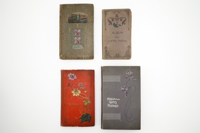Een collectie postkaarten in zes albums en drie albums postzegels, 19/20e eeuw