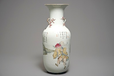 Un vase en porcelaine de Chine &agrave; d&eacute;cor qianjiang cai, 19/20&egrave;me