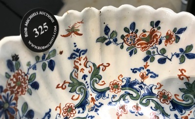 A gadrooned Dutch Delft cashmire palette bowl, ca. 1700