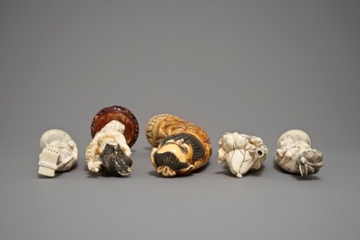 Five various Chinese carved ivory figures, 19/20th C.