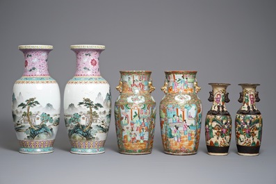 Three pairs of Chinese famille rose and verte vases, 19/20th C.