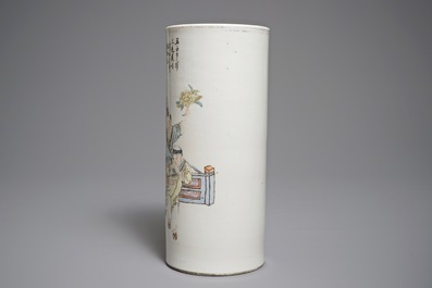 Un porte-chapeau en porcelaine de Chine qianjiang cai, 19/20&egrave;me