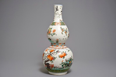 A large Chinese famille verte double gourd vase, inscribed Kangxi, 20th C.