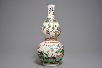 A large Chinese famille verte double gourd vase, inscribed Kangxi, 20th C.