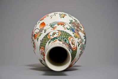 A large Chinese famille verte double gourd vase, inscribed Kangxi, 20th C.