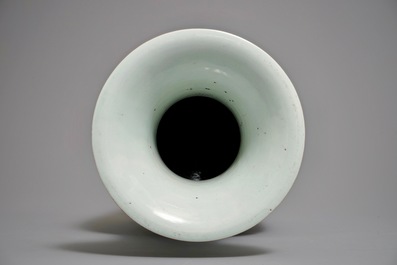 A Chinese qianjiang cai two-sided design vase, 19/20th C.