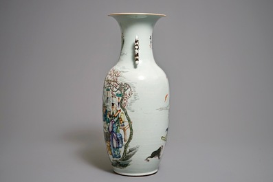 A Chinese qianjiang cai two-sided design vase, 19/20th C.