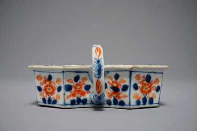Een Chinees Imari-stijl olie- en azijnstel, Qianlong