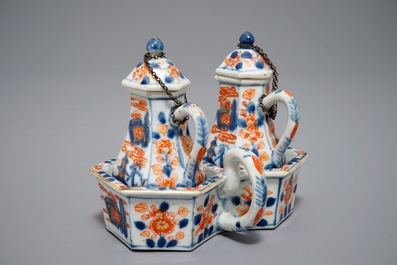 Een Chinees Imari-stijl olie- en azijnstel, Qianlong