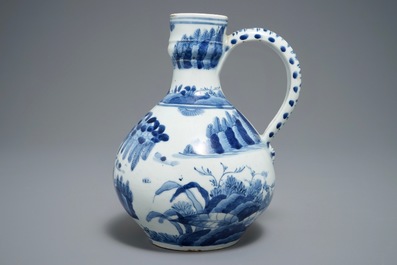Une verseuse en porcelaine de Japon bleu et blanc d'Arita, un vase Kutani et une bo&icirc;te couverte Satsuma, Edo/Meji, 17-19&egrave;me