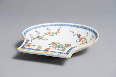 A Chinese shell-shaped famille verte dish, Kangxi