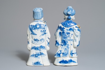 A pair of Chinese blue and white figures, poss. for the Vietnamese market, 19th C.