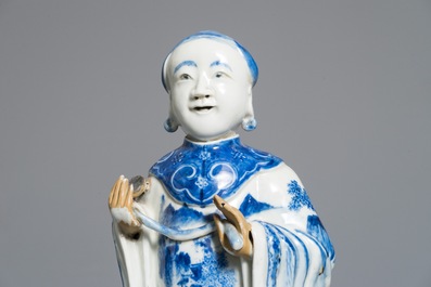 A pair of Chinese blue and white figures, poss. for the Vietnamese market, 19th C.