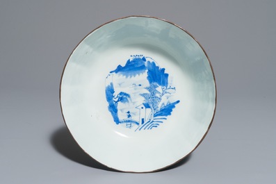 A Chinese blue and white 'Bleu de Hue' bowl for the Vietnamese market, 19th C.