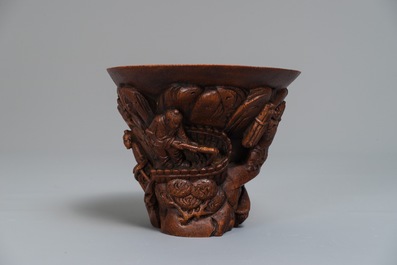 A Chinese carved bamboo libation cup, 18/19th C.