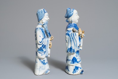 A pair of Chinese blue and white figures, poss. for the Vietnamese market, 19th C.