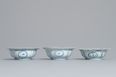 Three Chinese blue and white kraak porcelain klapmuts bowls, Wanli