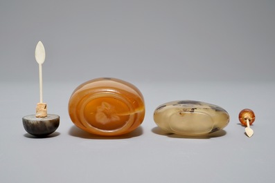 Two Chinese 'shadow' agate snuff bottles, 19/20th C.