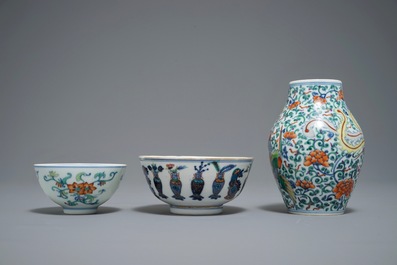 Two Chinese doucai bowls and a vase, Yongzheng and Guangxu marks, 19/20th C.