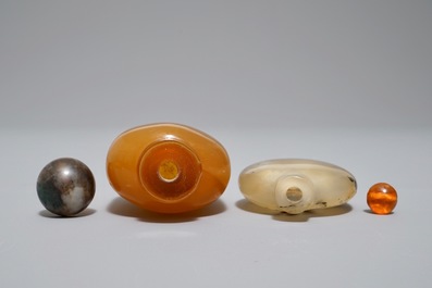 Two Chinese 'shadow' agate snuff bottles, 19/20th C.