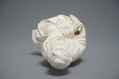 Un mod&egrave;le de Guanyin en porcelaine blanc de Chine de Dehua, 18/19&egrave;me