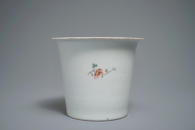 A fine Chinese famille rose planter on stand, Hongxian mark, 20th C.