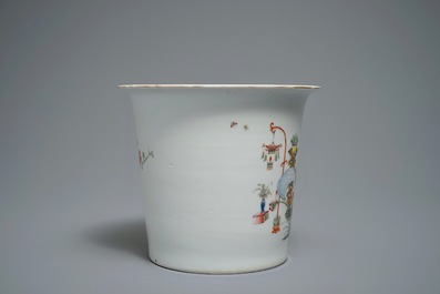 A fine Chinese famille rose planter on stand, Hongxian mark, 20th C.