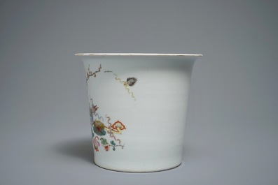 A fine Chinese famille rose planter on stand, Hongxian mark, 20th C.