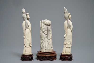 Trois figures en ivoire sculpt&eacute; sur socles en bois, Chine, 2&egrave;me moiti&eacute; du 19&egrave;me