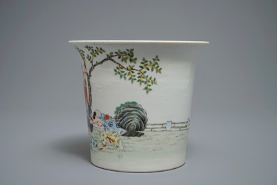 A Chinese famille rose flower pot with playing boys, Ju Ren Tang mark, Republic, 20th C.