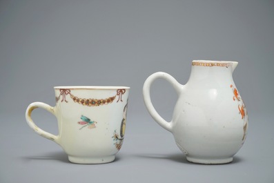 Une verseuse, une tasse et une soucoupe en porcelaine de Chine famille rose d'exportation, Qianlong