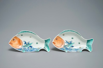 A pair of Japanese Hizen ware Kakiemon-style carp-shaped trays, Edo, 17th C.