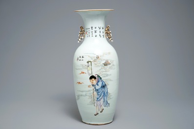 A Chinese famille rose two-sided design vase, 19/20th C.