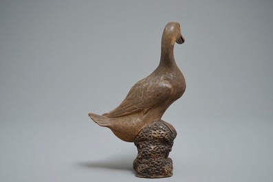 Een fraai Chinees Shiwan model van een eend, 19/20e eeuw