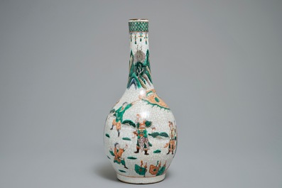 A Chinese famille verte crackle ware bottle vase, 19/20th C.