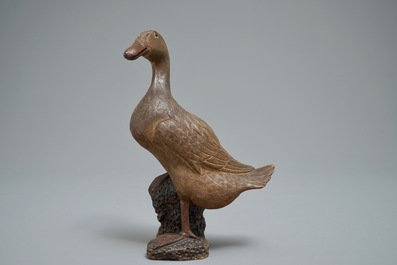 Een fraai Chinees Shiwan model van een eend, 19/20e eeuw