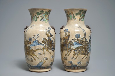 Une paire de vases en porcelaine de Chine famille verte dit &quot;de Nankin&quot;, 19&egrave;me